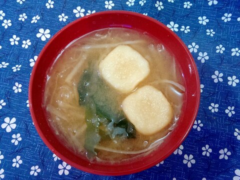 大根とわかめとお麩の味噌汁